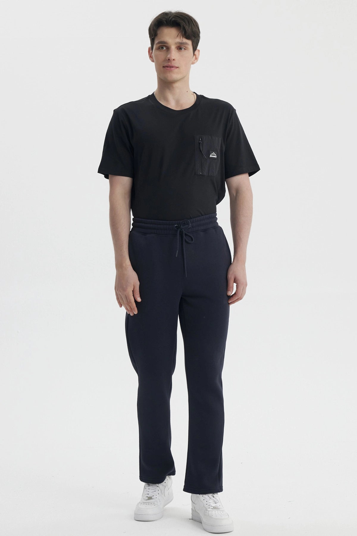 Pantalón Buzo Hombre Calce Recto Slim Azul Marino