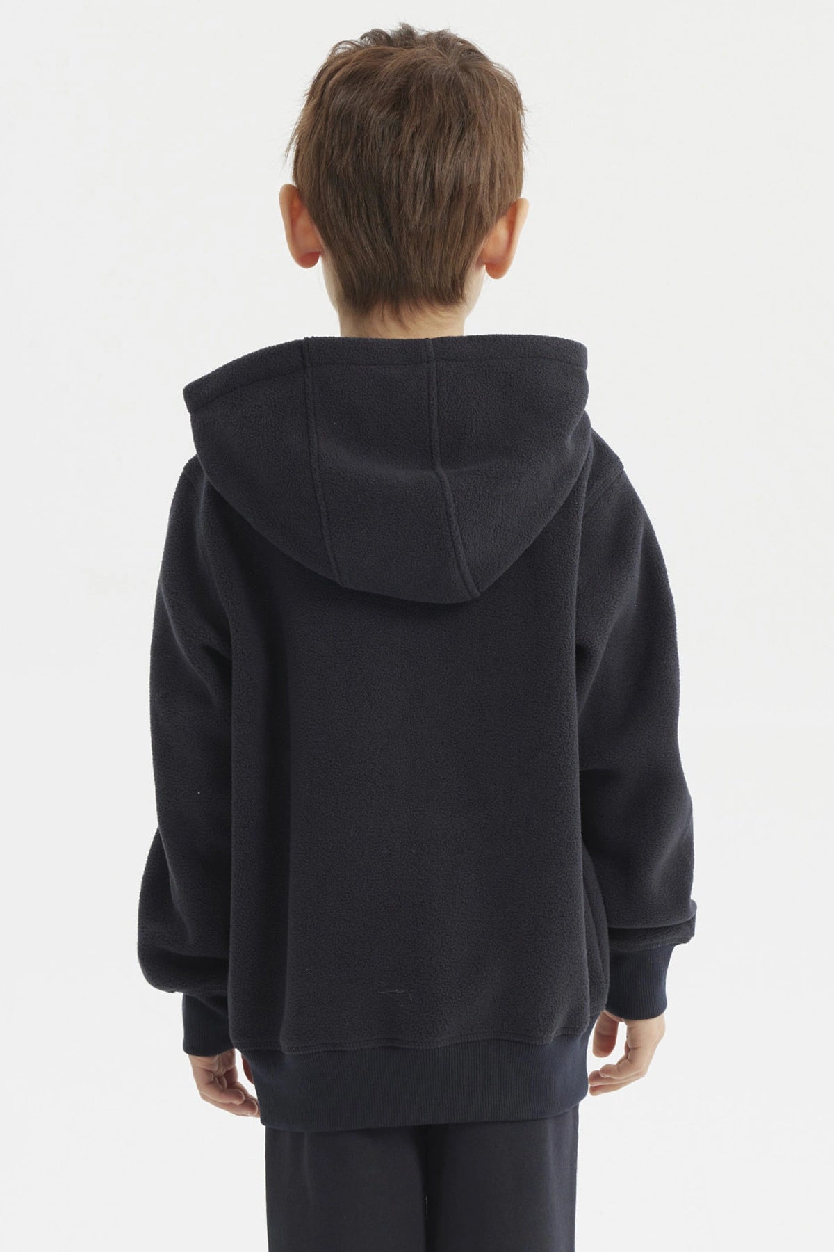 Micropolar azul marino unisex con capucha y cierre frontal sin estampa ideal para días frescos y cómodos