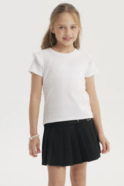 Polera blanca para niña con vuelos en las mangas estilo casual y diseño liso perfecta para cualquier ocasión