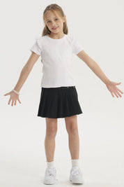 Polera blanca para niña con vuelos en las mangas estilo casual y diseño liso perfecta para cualquier ocasión