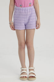 Short morado para niña con textura de ondas horizontales sin estampa visible