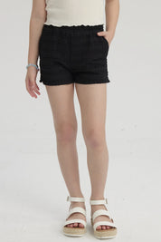 Short negro de niña con textura de ondas verticales sin estampa diseño ajustado con bolsillos laterales