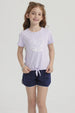 Polera morada para niña con nudo en el frente y estampa de conchas y olas en el pecho estilo dibujo infantil