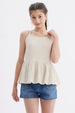 Polera peto beige para niña con textura acanalada sin estampa diseño liso ideal para verano y días soleados