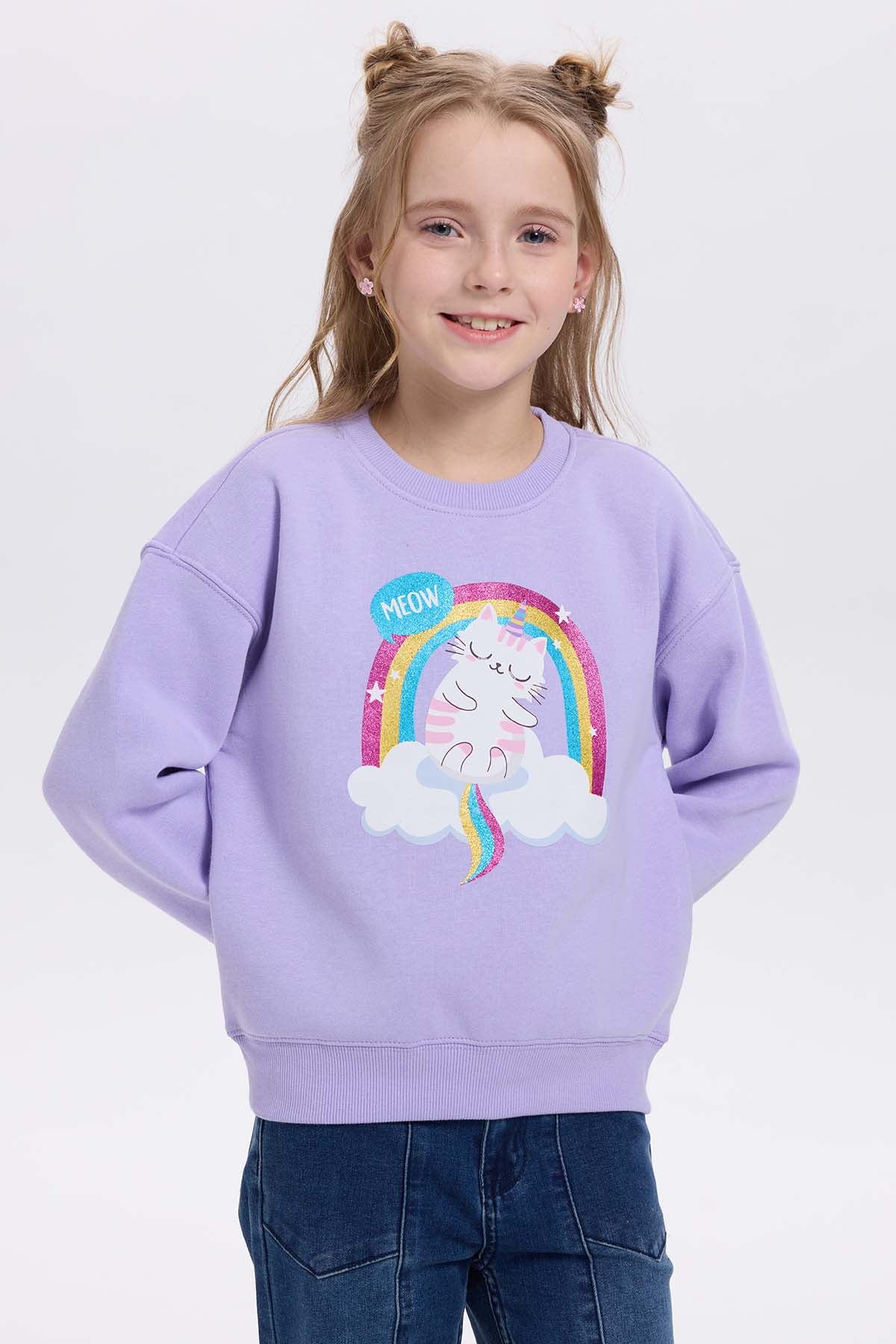 Polerón lila para niña con estampado de gatito y arcoíris