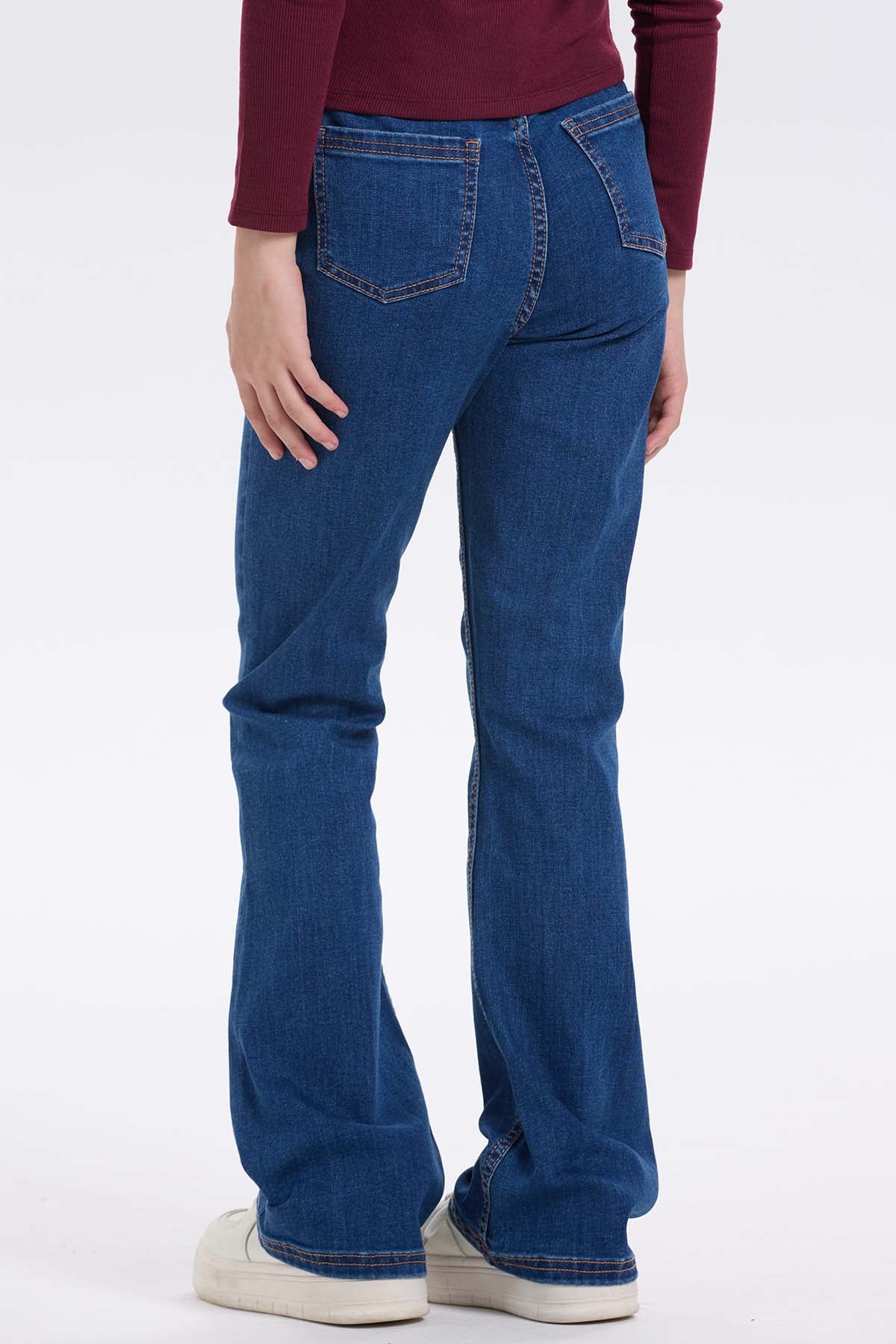 Jeans niña azul básico flare de denim