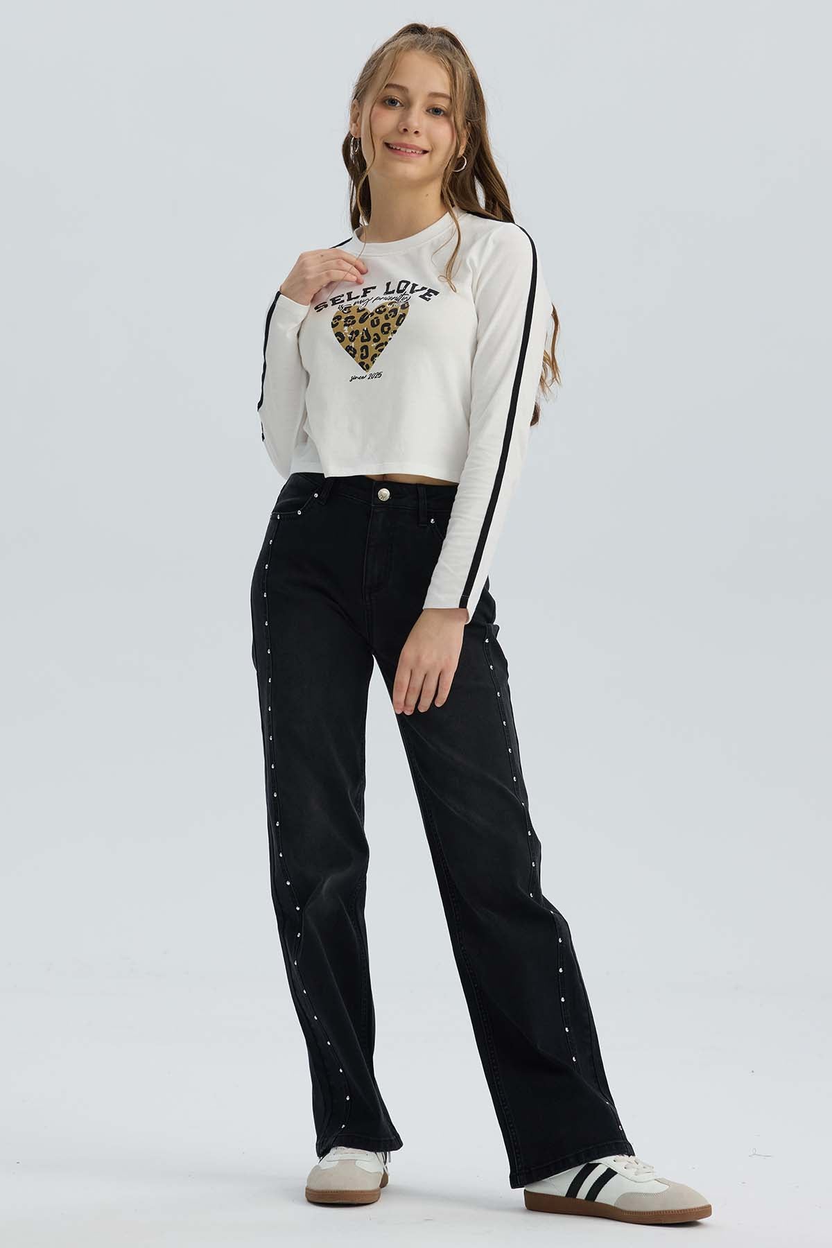 Jeans Niña Calce Recto Con Tachas Negro