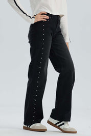 Jeans Niña Calce Recto Con Tachas Negro