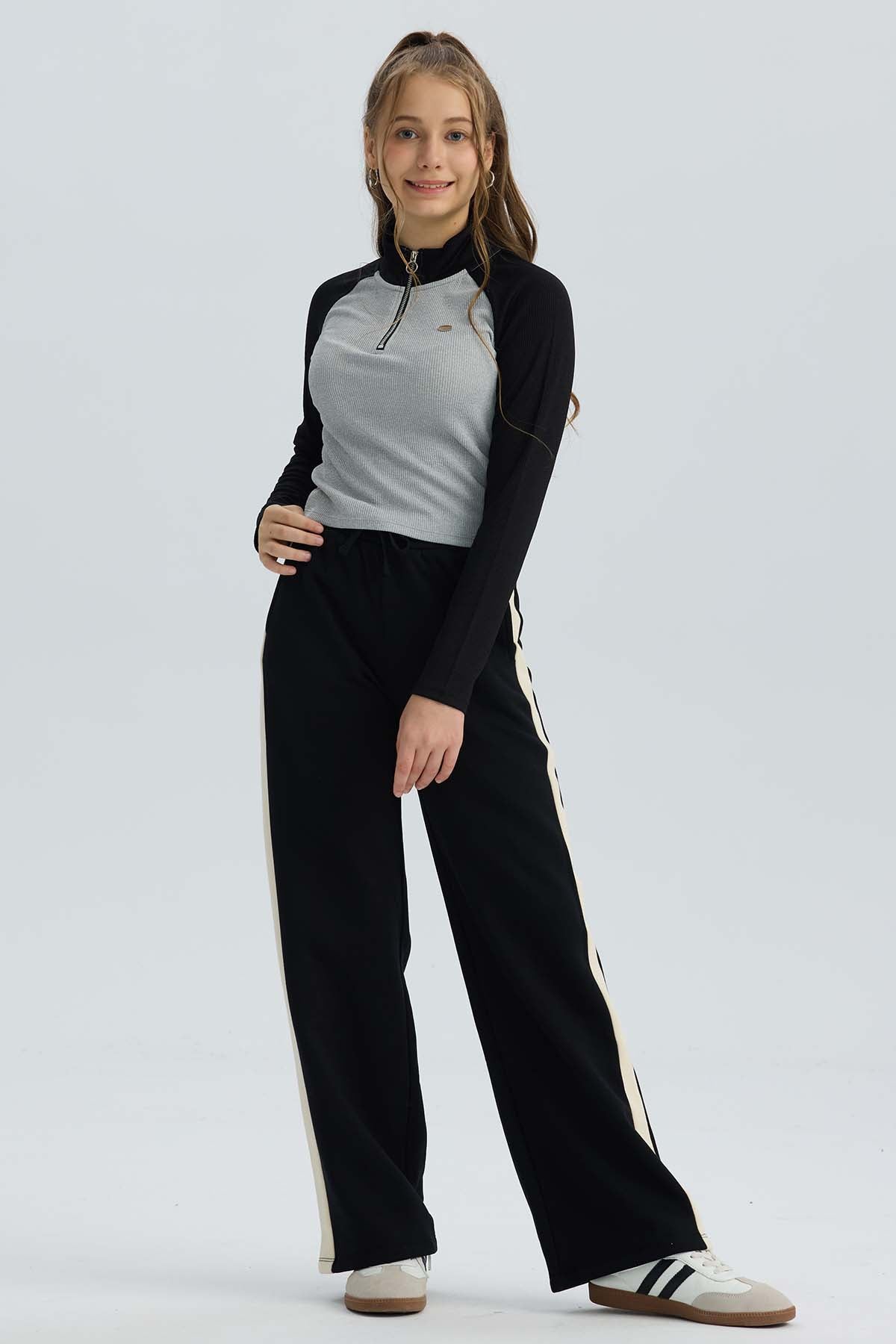 Polera Niña Medio Cierre Negro