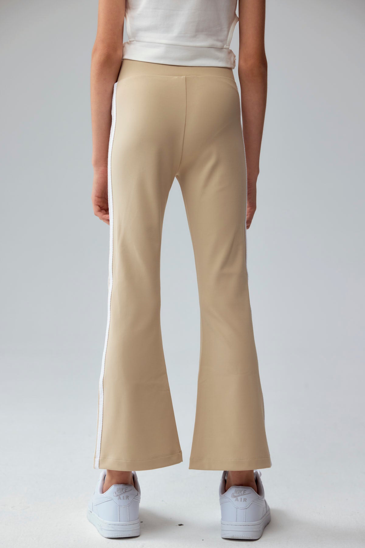 Calza Niña Flare Con Pretina Beige