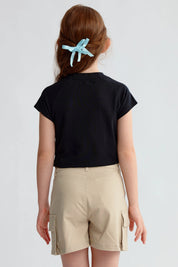 Polera negra para niña con estampado Aloha en el centro