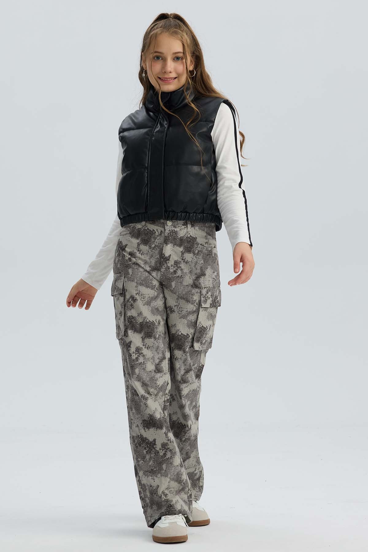 Parka Niña Efecto Cuero Negro