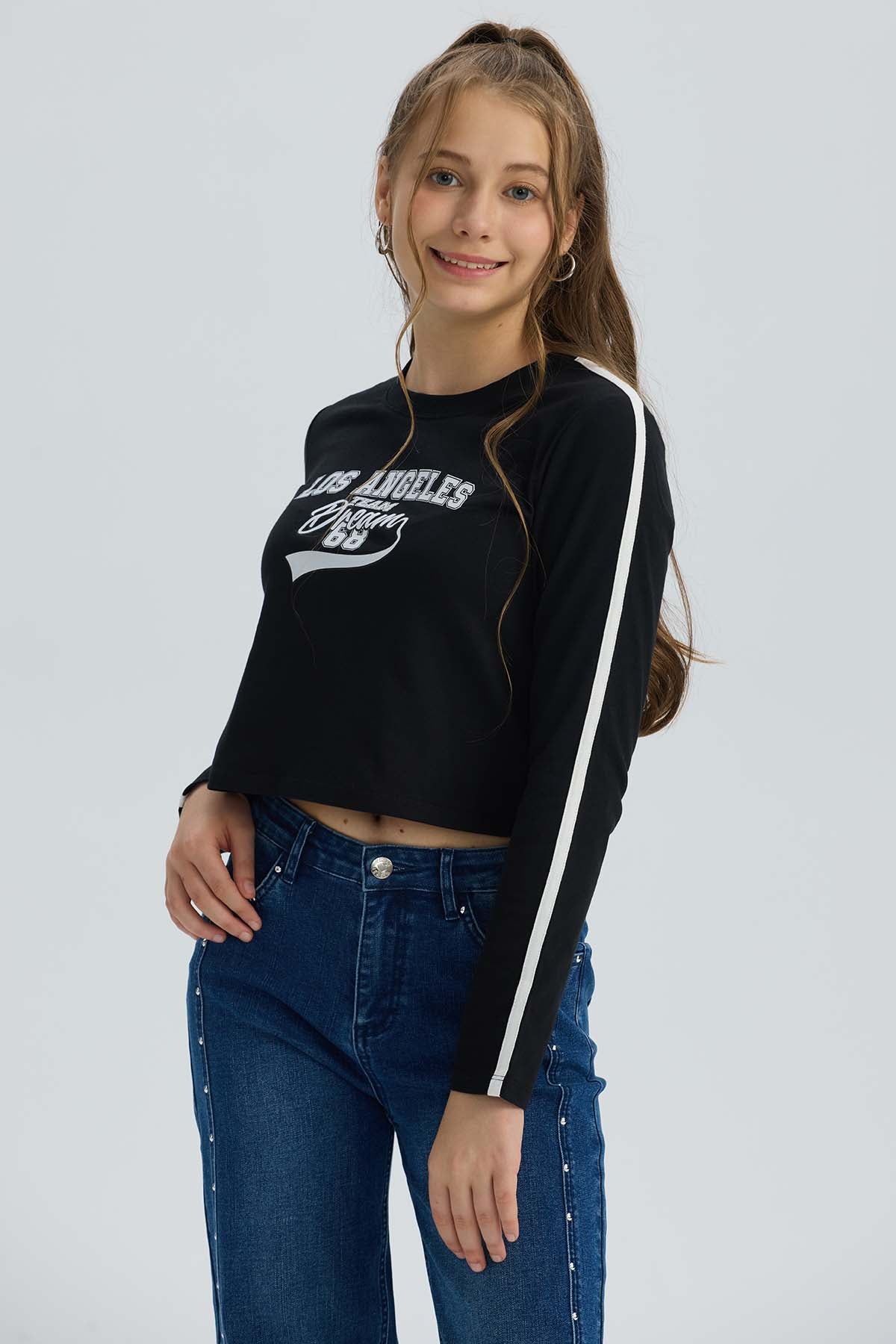 Polera Niña Bordado Parche Negro
