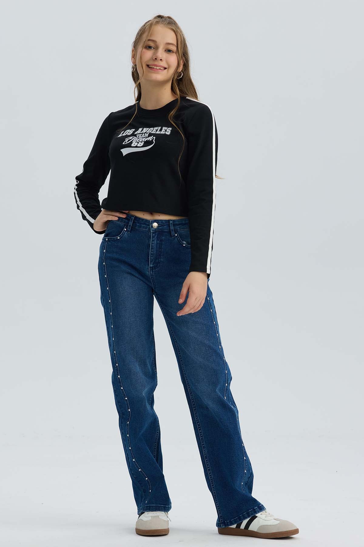 Polera Niña Bordado Parche Negro
