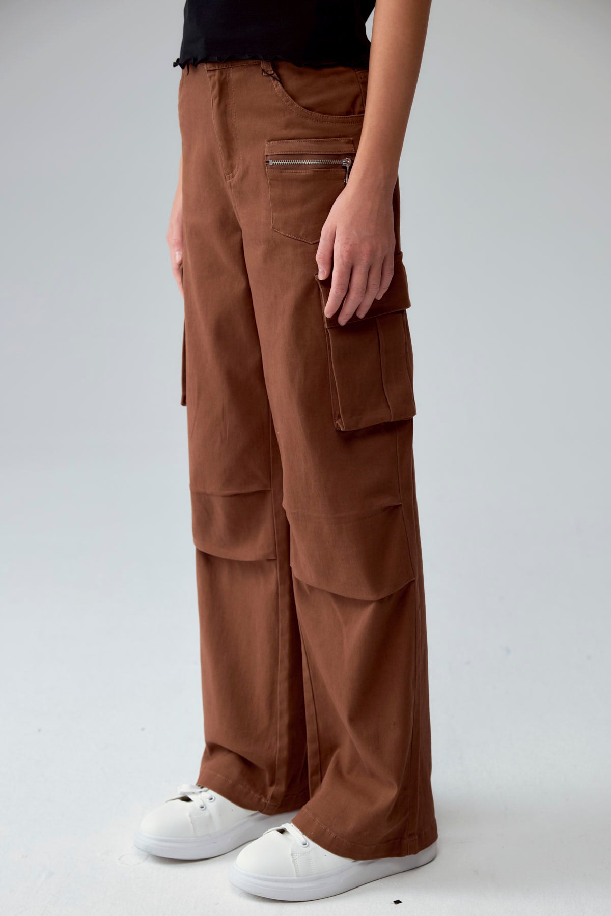 Pantalón Niña Calce Recto Cargo Café