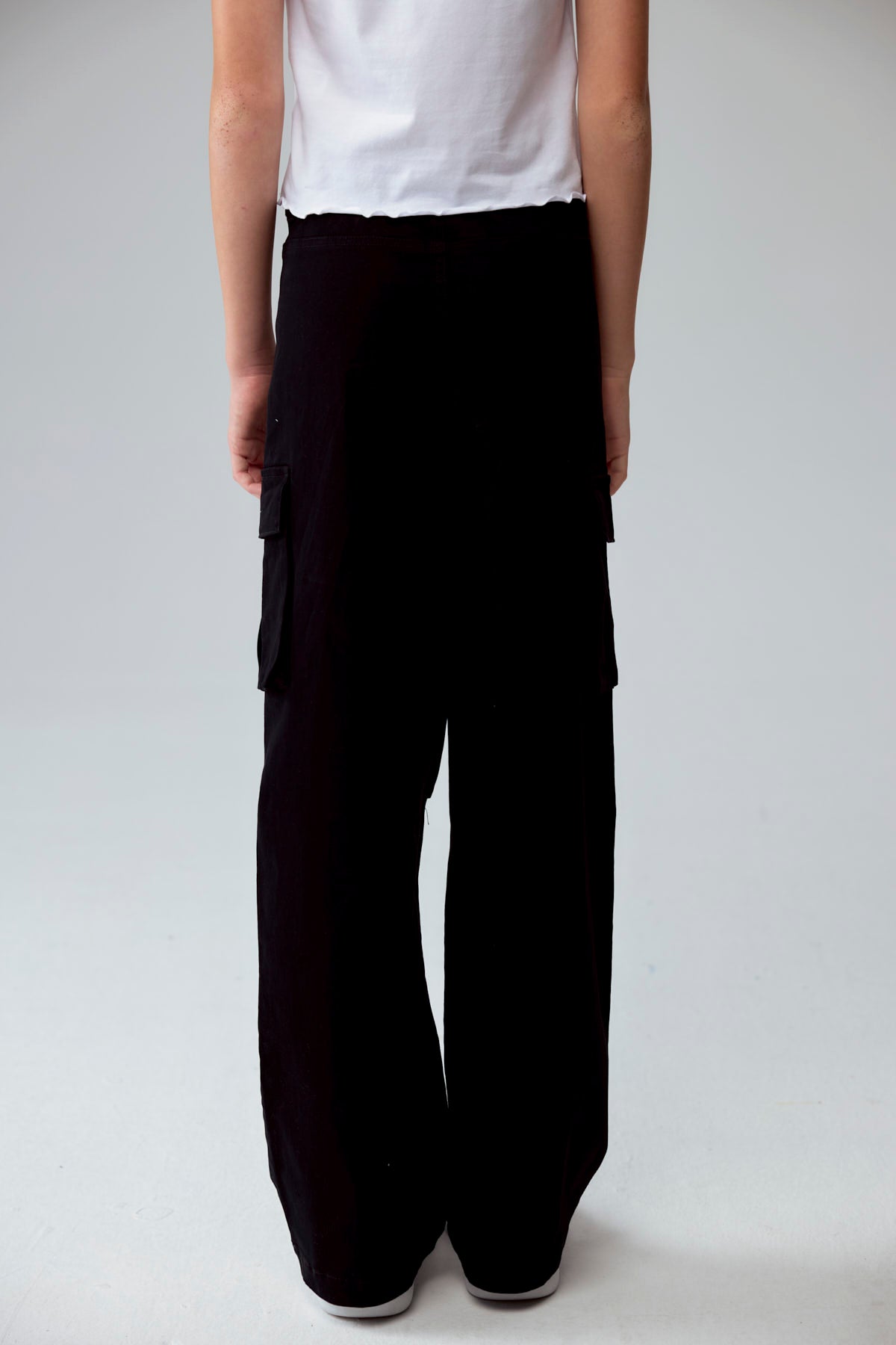 Pantalón Niña Calce Recto Cargo Negro