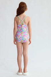 Traje de baño rosado para niña con estampado de hojas coloridas y espalda cruzada