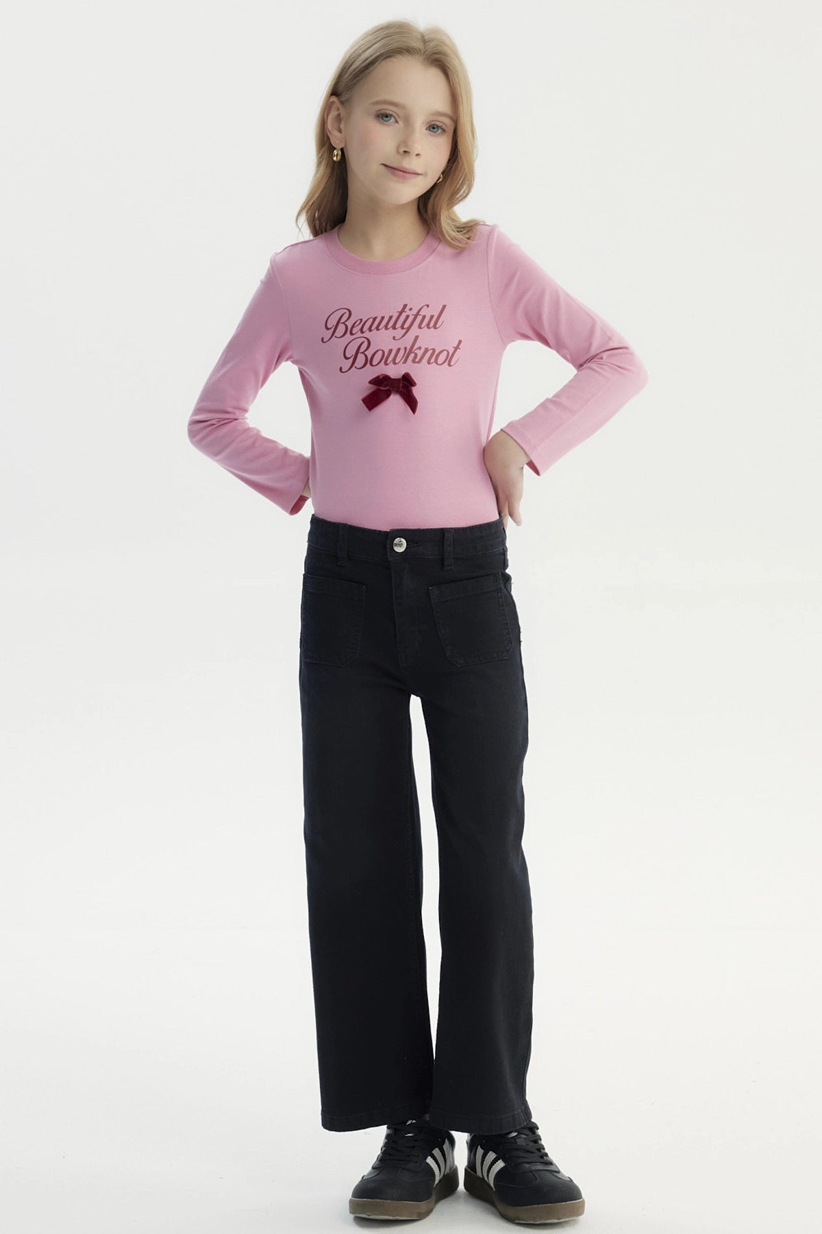 Jeans negros wide leg para niña con bolsillos grandes al frente diseño liso cómodo y moderno ideal para cualquier ocasión