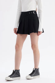 Falda negra para niña con slip integrado diseño plisado cinturilla ajustable sin estampa lisa ideal para el día a día