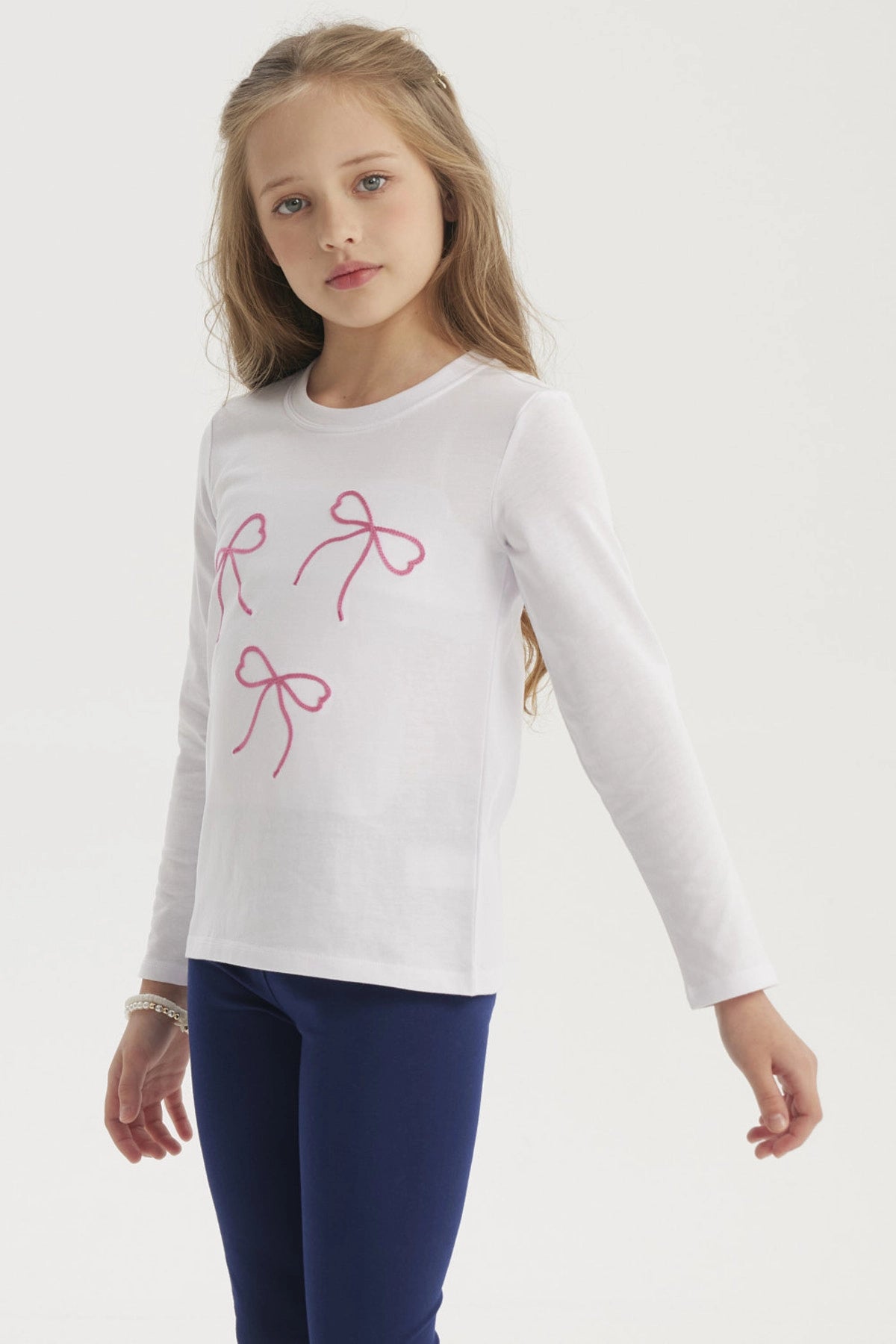 Polera Niña Aplicación Cordón Blanco