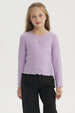 Polera slim morada para niña con corazón pequeño en el centro del pecho diseño liso y mangas largas