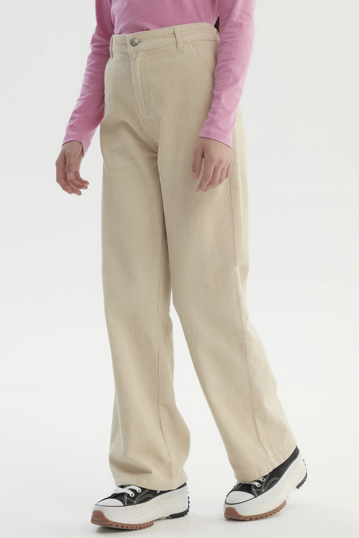Pantalón niña wide leg beige de algodón con diseño liso y corte holgado ideal para un look casual moderno
