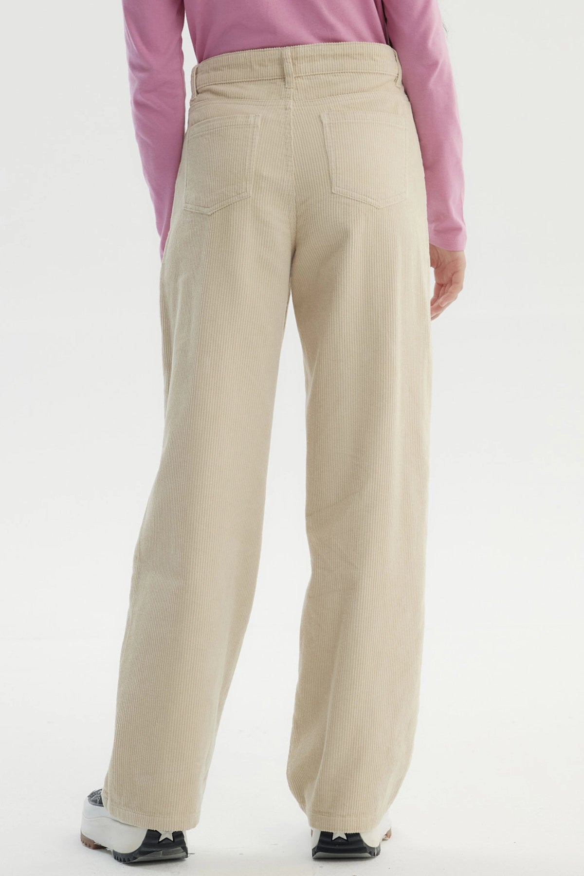 Pantalón niña wide leg beige de algodón con diseño liso y corte holgado ideal para un look casual moderno