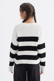 Sweater crudo para niña con rayas negras horizontales gruesas estilo marinero tejido acanalado diseño moderno sin estampa