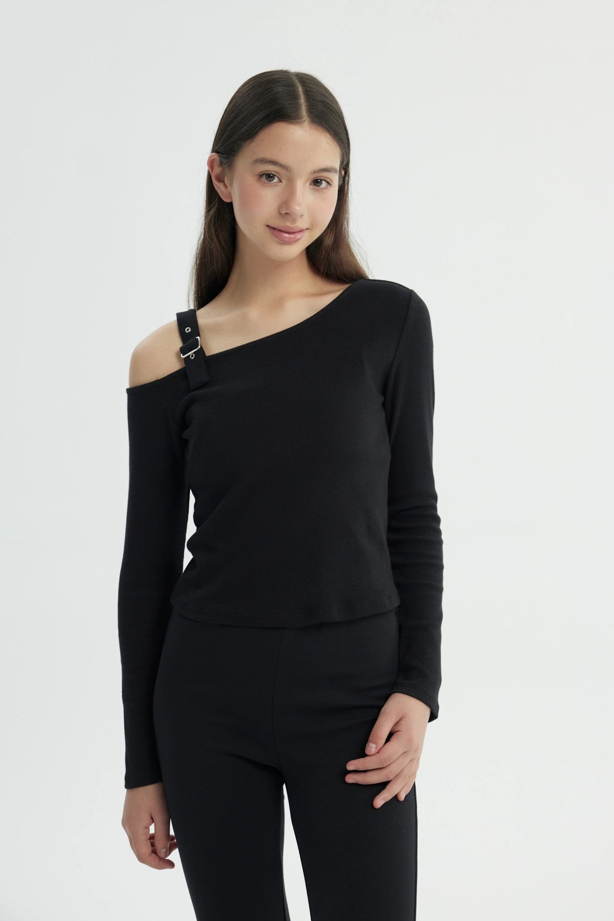 Polera Niña Hombro Descubierto Negro