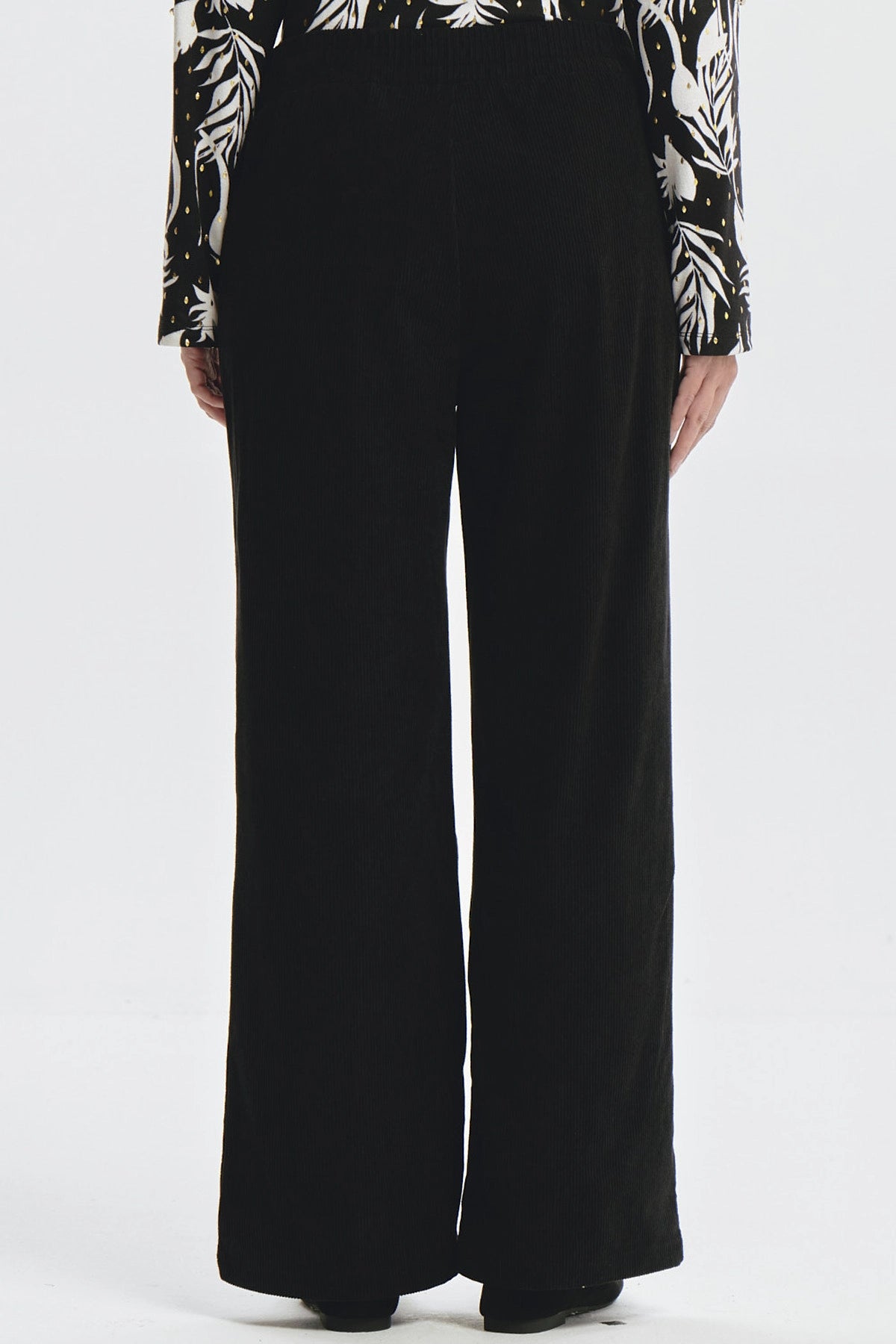 Pantalón Mujer Calce Recto Detalle Pretina Negro