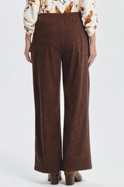Pantalón Mujer Calce Recto Detalle Pretina Café