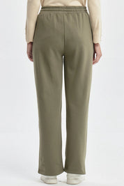 Pantalón Buzo Mujer Calce Recto Con Aplicación Verde