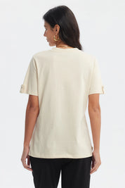 Polera casual beige claro para mujer de manga corta y cuello en V sin estampado