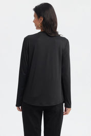 Polera mujer slim negro manga larga lisa ideal para un look elegante y cómodo en cualquier ocasión