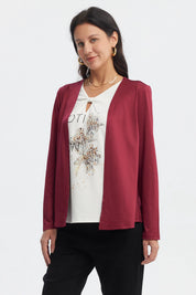 Polera mujer slim rojo con diseño floral en el pecho estilo casual ideal para combinar con chaquetas abiertas