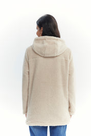 Polar Mujer Con Aplicación Beige