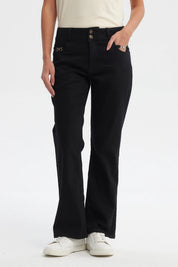 Jeans flare mujer negro tiro alto con bolsillos y detalles metálicos en la cintura diseño liso