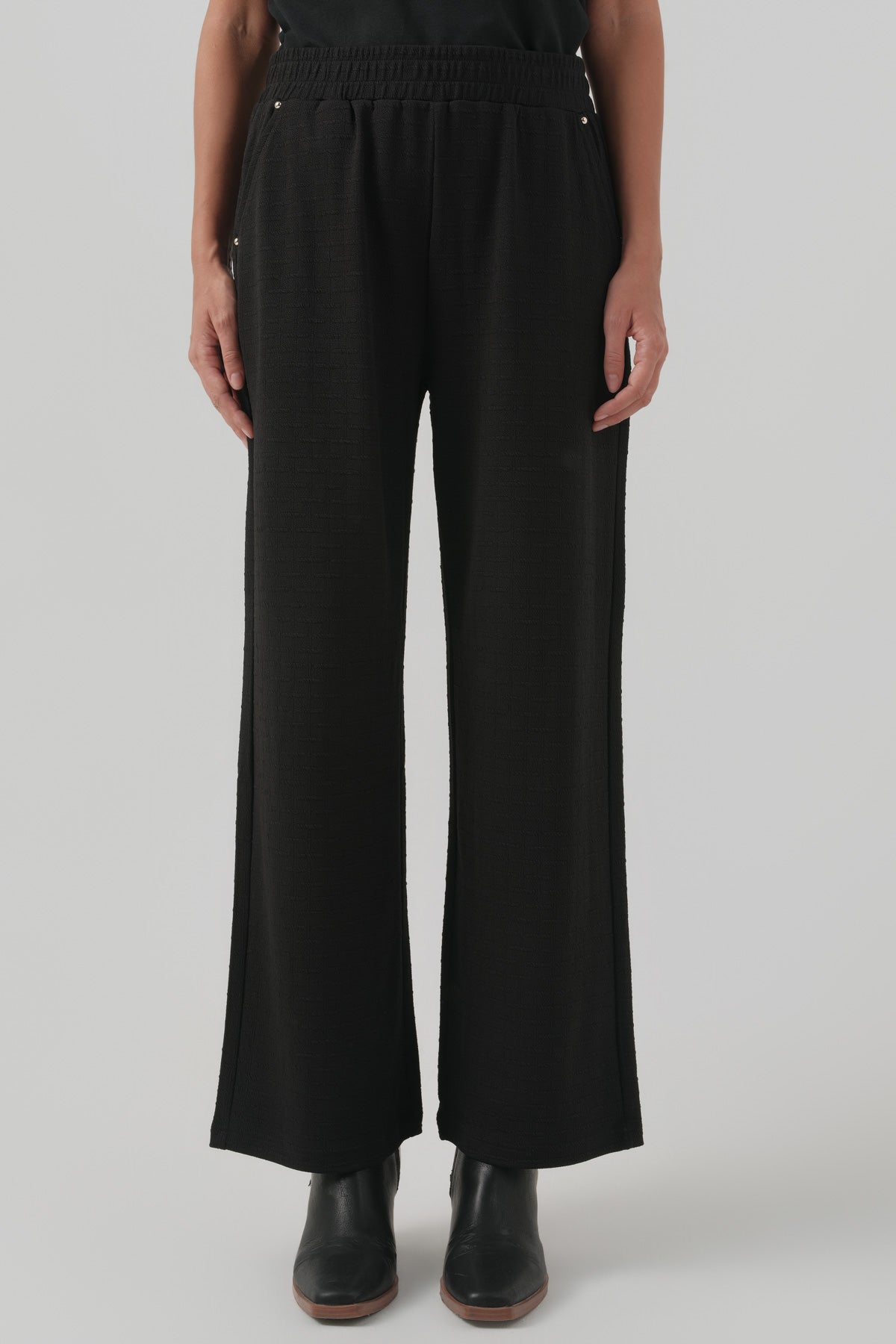 Pantalón Buzo Mujer Calce Recto Negro