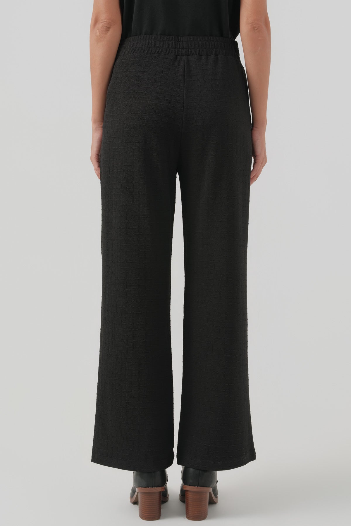 Pantalón Buzo Mujer Calce Recto Negro