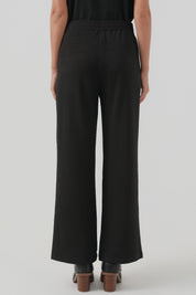 Pantalón Buzo Mujer Calce Recto Negro