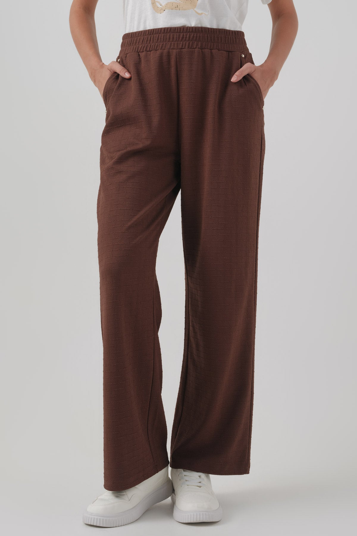 Pantalón Buzo Mujer Calce Recto Café