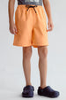 Short de baño niño naranjo con cordón ajustable y bolsillos laterales