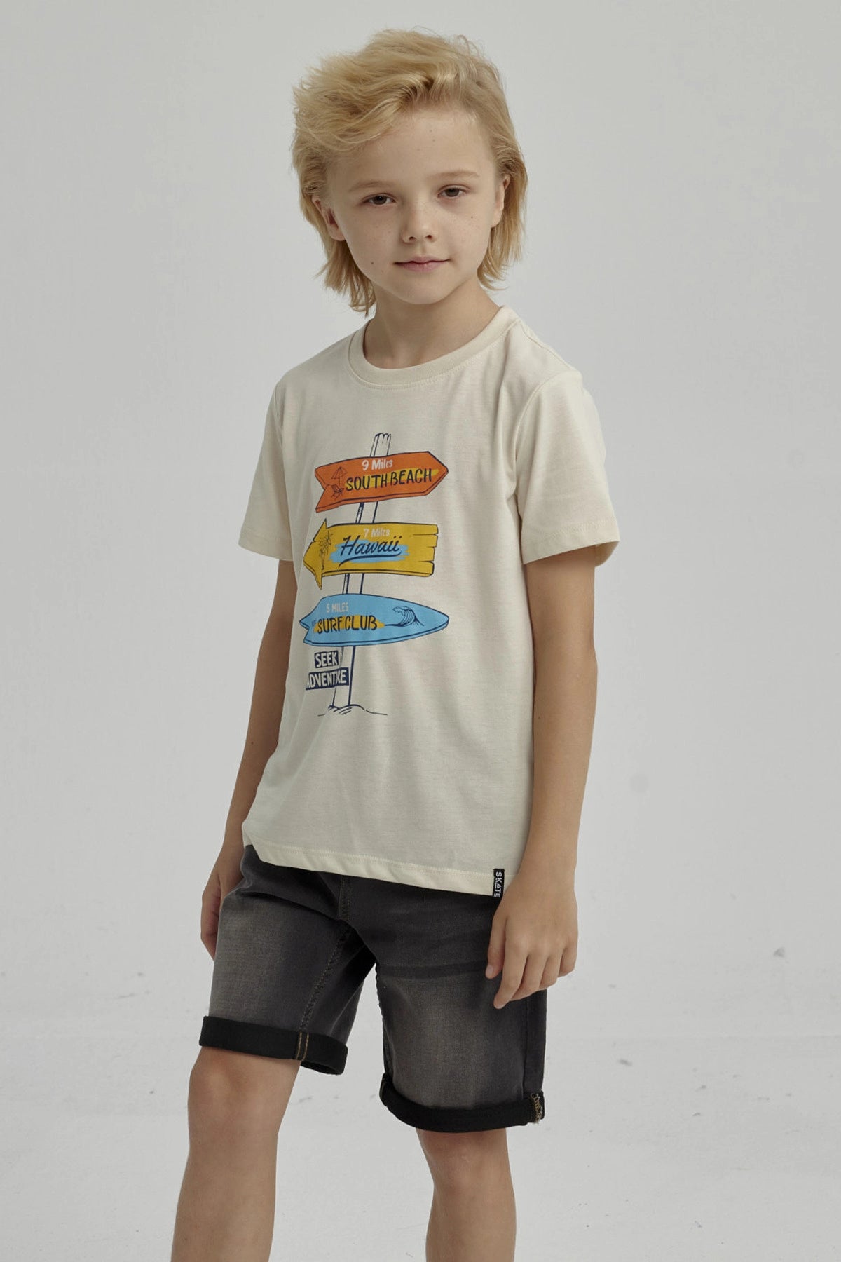 Polera Niño Básica Estampada Crudo