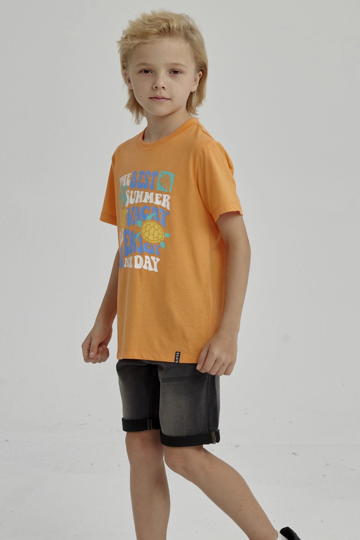 Polera Niño Básica Estampada Naranjo