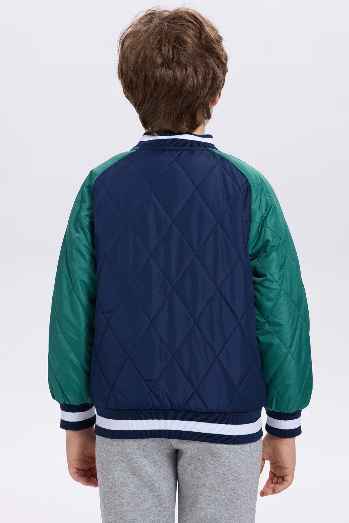 Chaqueta niño bomber azul oscuro con bordado
