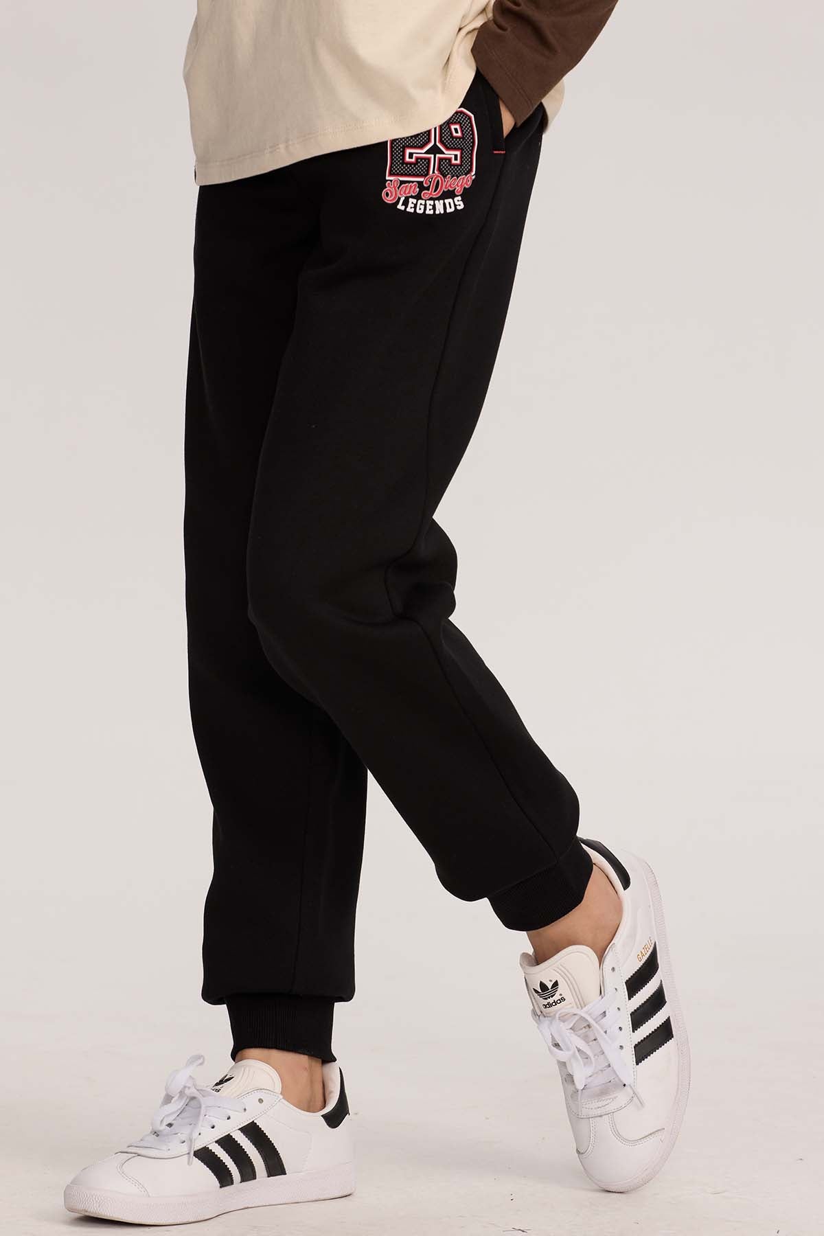 Pantalón buzo niño jogger negro