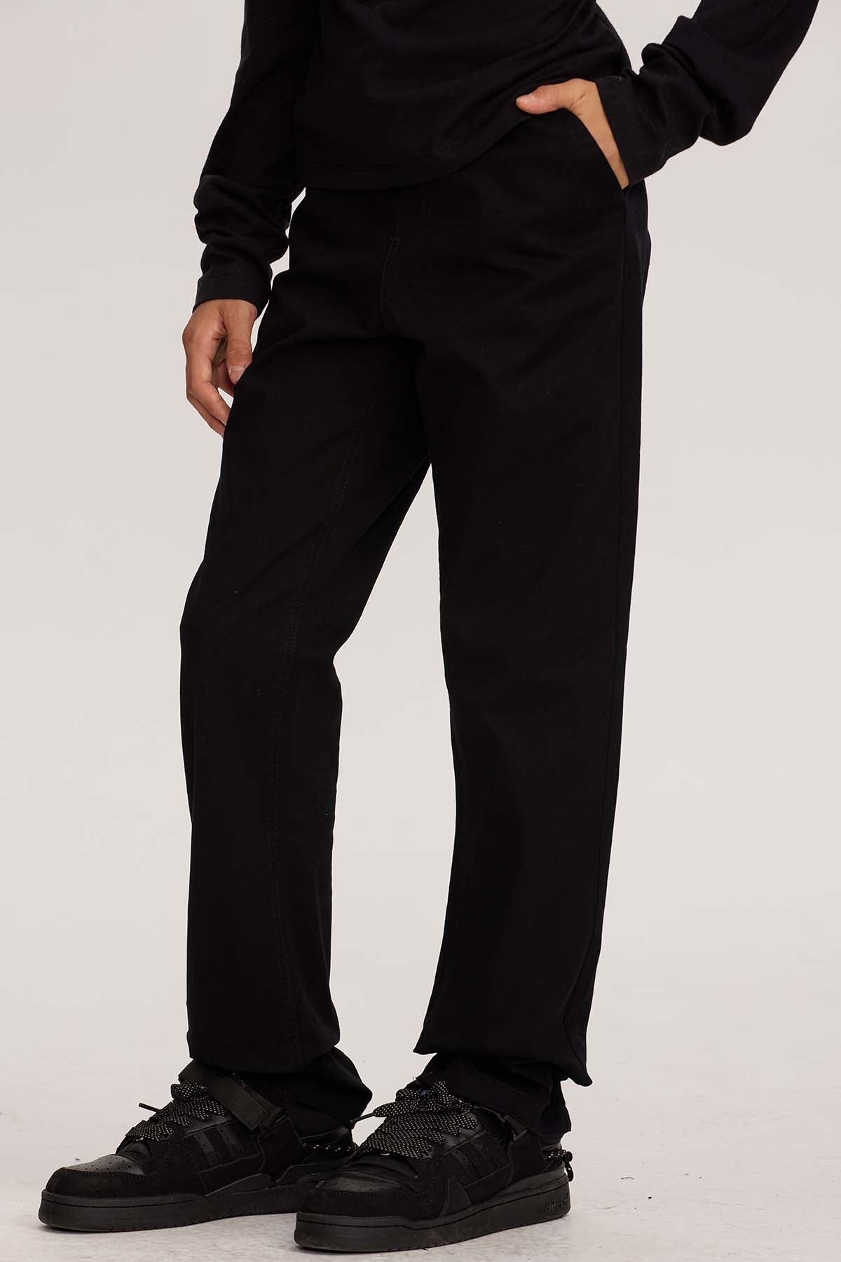 Pantalón negro niño básico gabardina liso