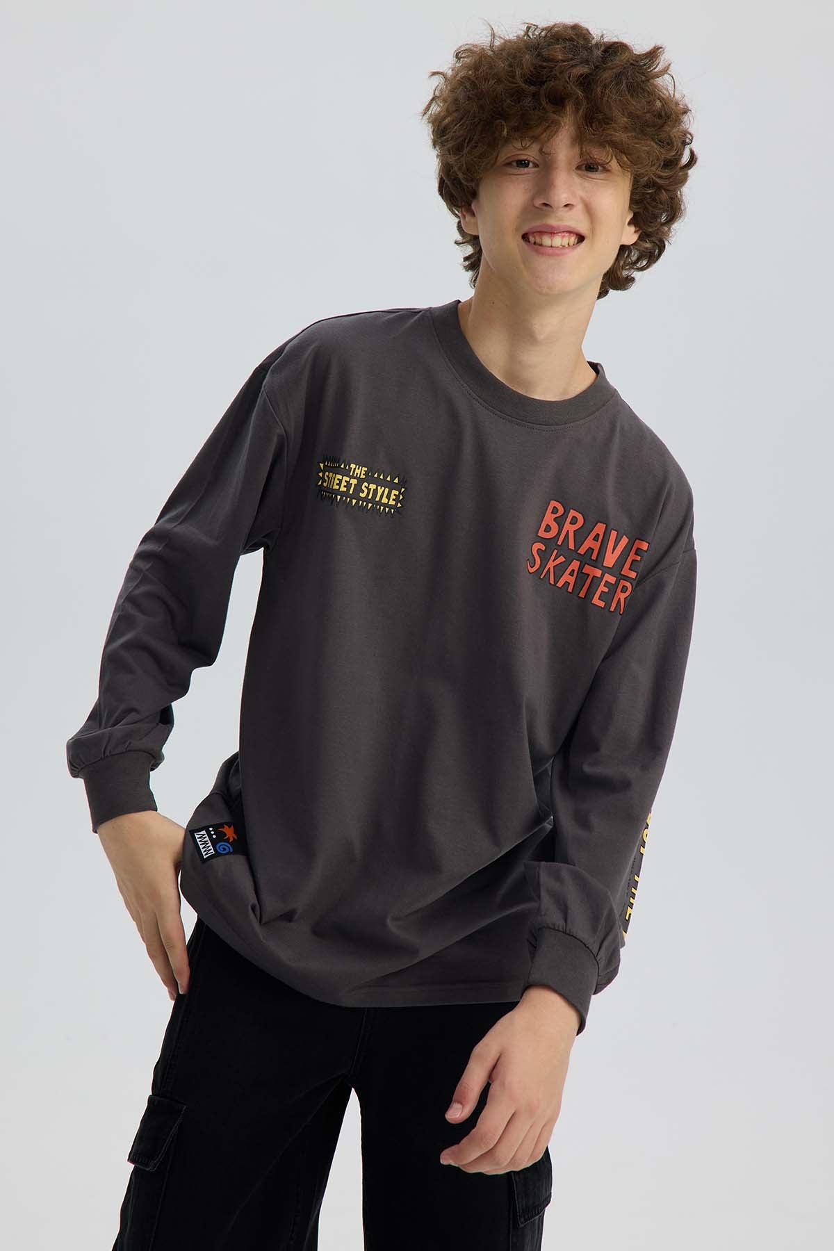 Polera niño print marengo con diseño estampado