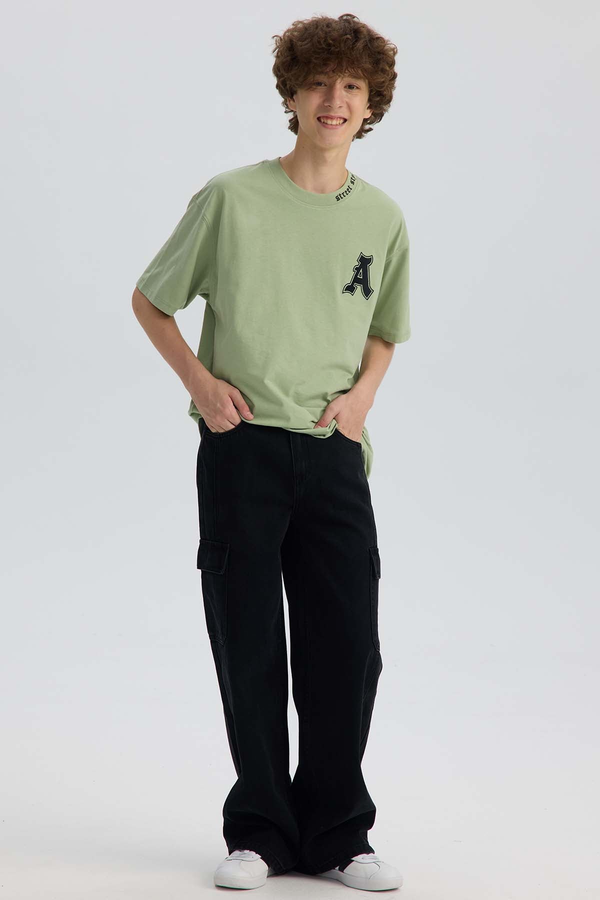 Polera Niño Cuello Bordado Verde Claro