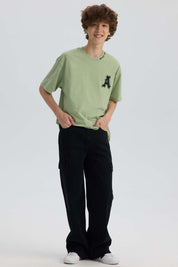 Polera Niño Cuello Bordado Verde Claro